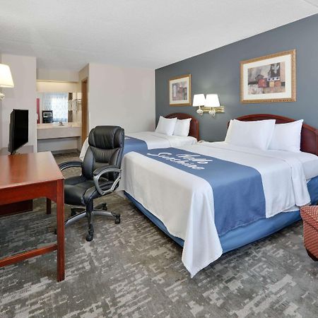 Days Inn & Suites By Wyndham Bentonville Exteriér fotografie